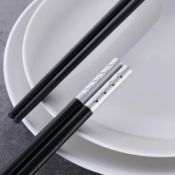 Επαναχρησιμοποιήσιμη εξατομικευμένη μαύρη Chopsticks κραμάτων τρυπανιών δαμάσκηνων πλαστική SGS πιστοποίηση 2