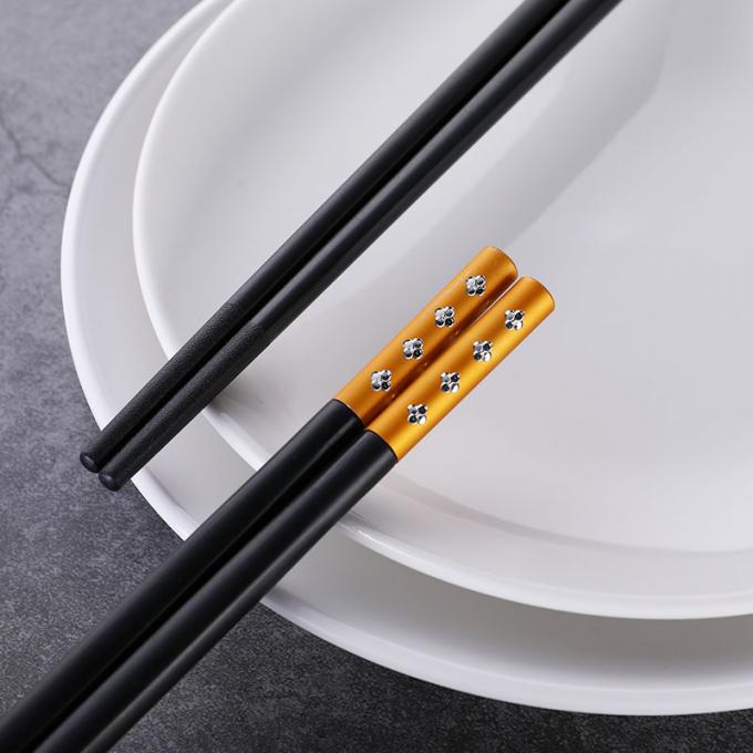 Επαναχρησιμοποιήσιμη εξατομικευμένη μαύρη Chopsticks κραμάτων τρυπανιών δαμάσκηνων πλαστική SGS πιστοποίηση 4