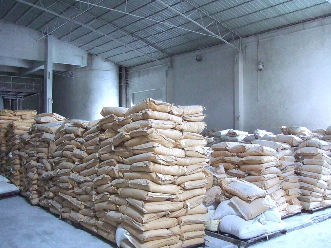 Σκόνη 25kg/bag σχήματος μελαμινών C3H6N6 100% για την παραγωγή των εμπορευμάτων πιάτων κύπελλων 2
