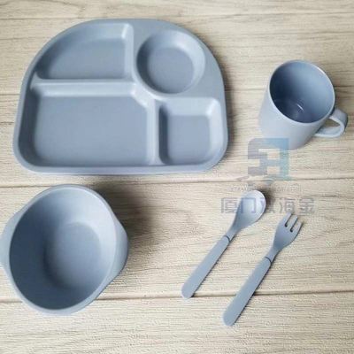 Καλή τιμή. Παλαιό πιάτο μελαμίνης για όλες τις εποχές με προσαρμοσμένη εποχή και μάρκα σε απευθείας σύνδεση